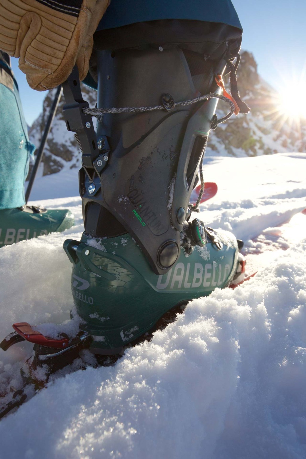 Ski touring boots properties and features —